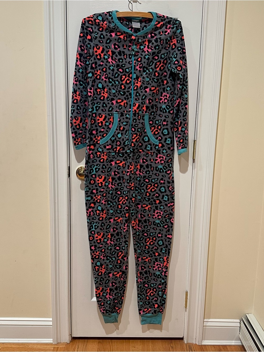Womens Gray Leopard Print One-Piece Pajamas with Teal Trim, Size 8-10